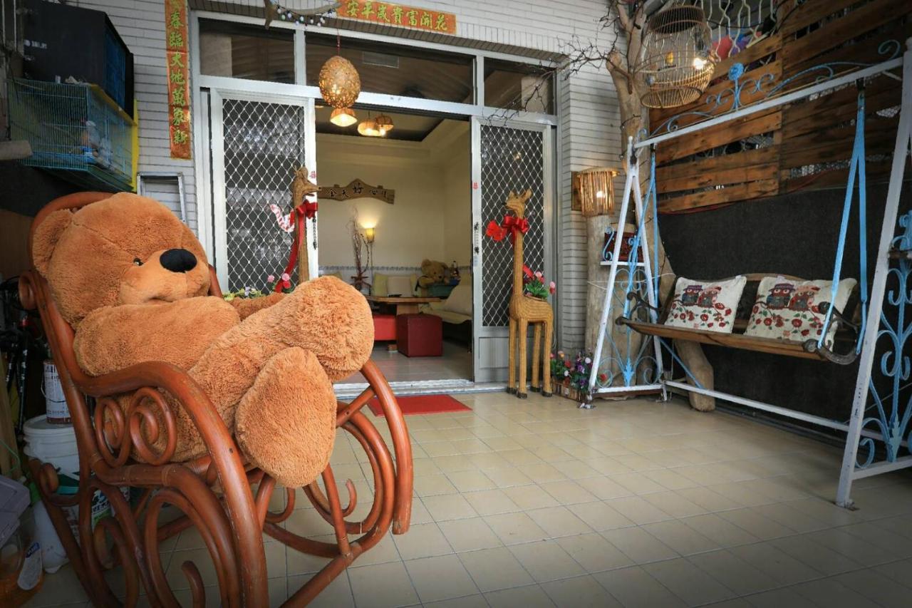 Xincun Seed Homestay ไถหนาน ภายนอก รูปภาพ