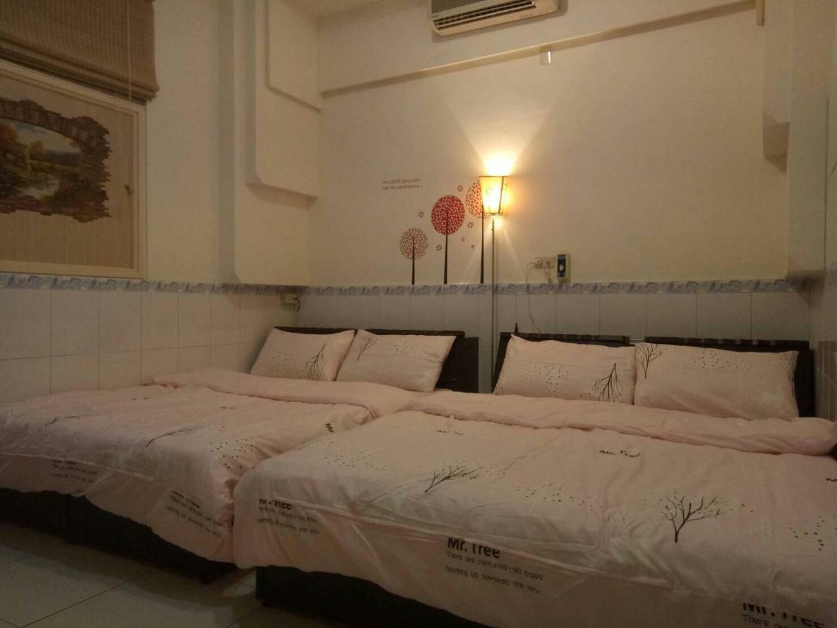 Xincun Seed Homestay ไถหนาน ภายนอก รูปภาพ